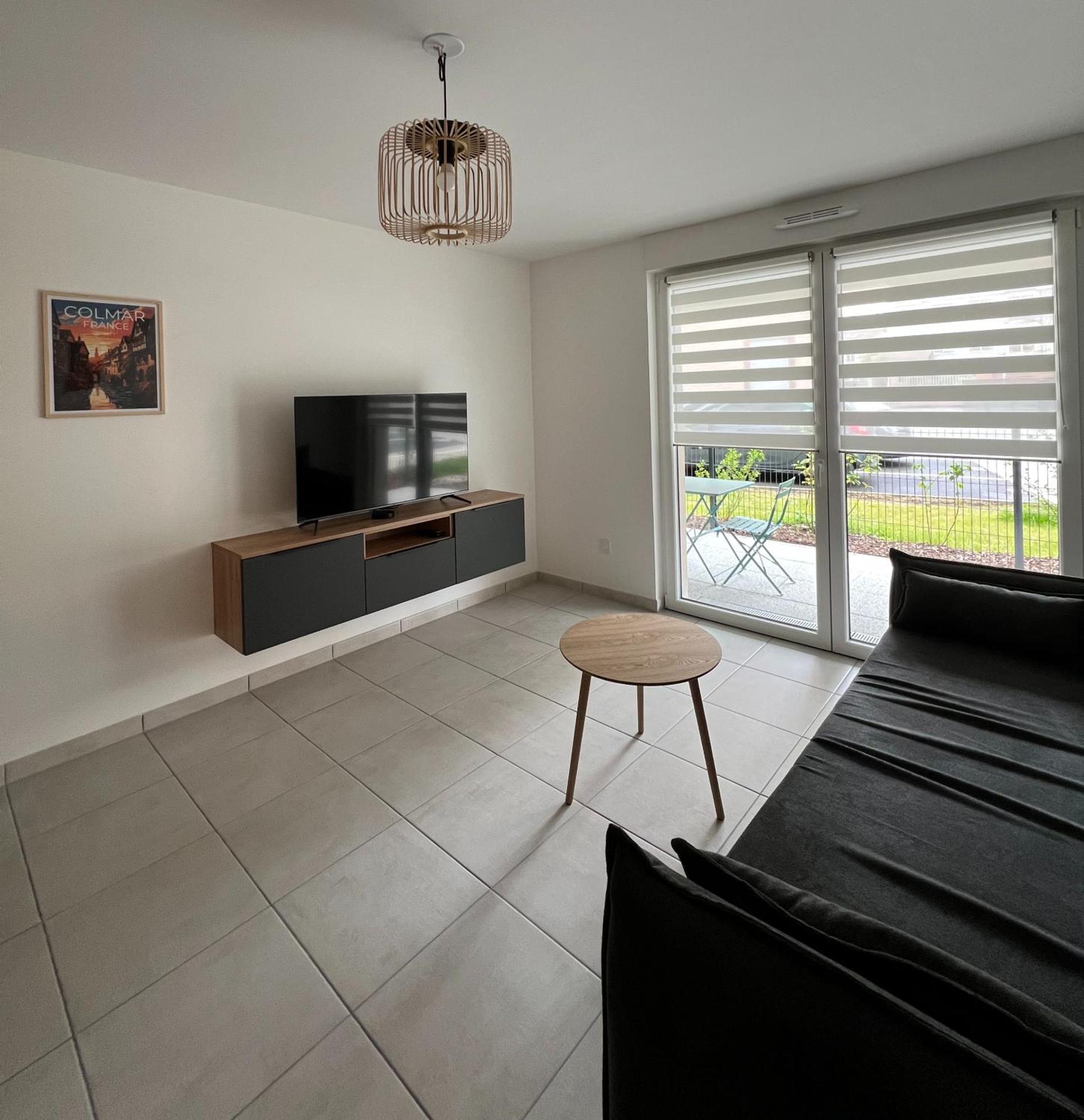 Apartment Le Stan - Proche Centre - Terrasse & Parking Gratuit Colmar